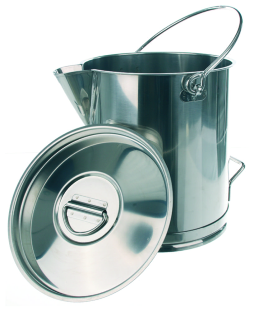 Measuring cans with spout