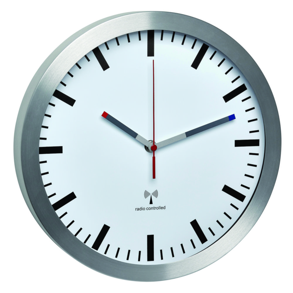 Radio controlled wall clock, scale without numbers