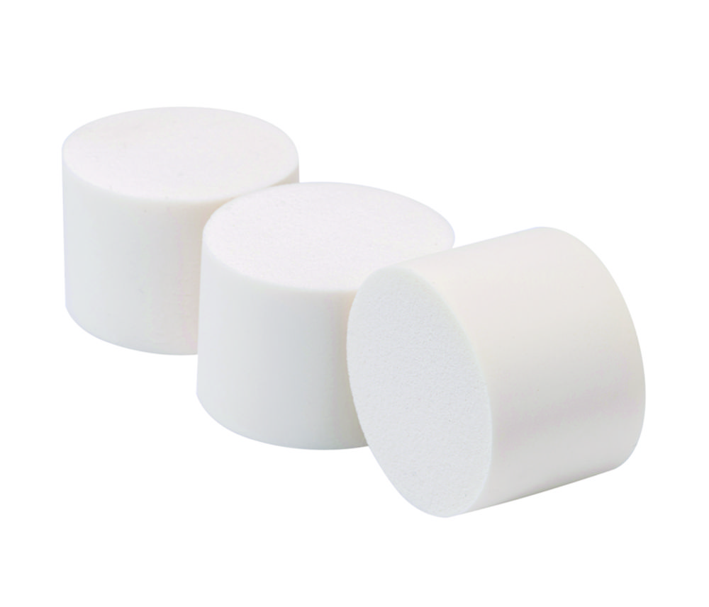 Sponge stoppes for Drosophila bottles